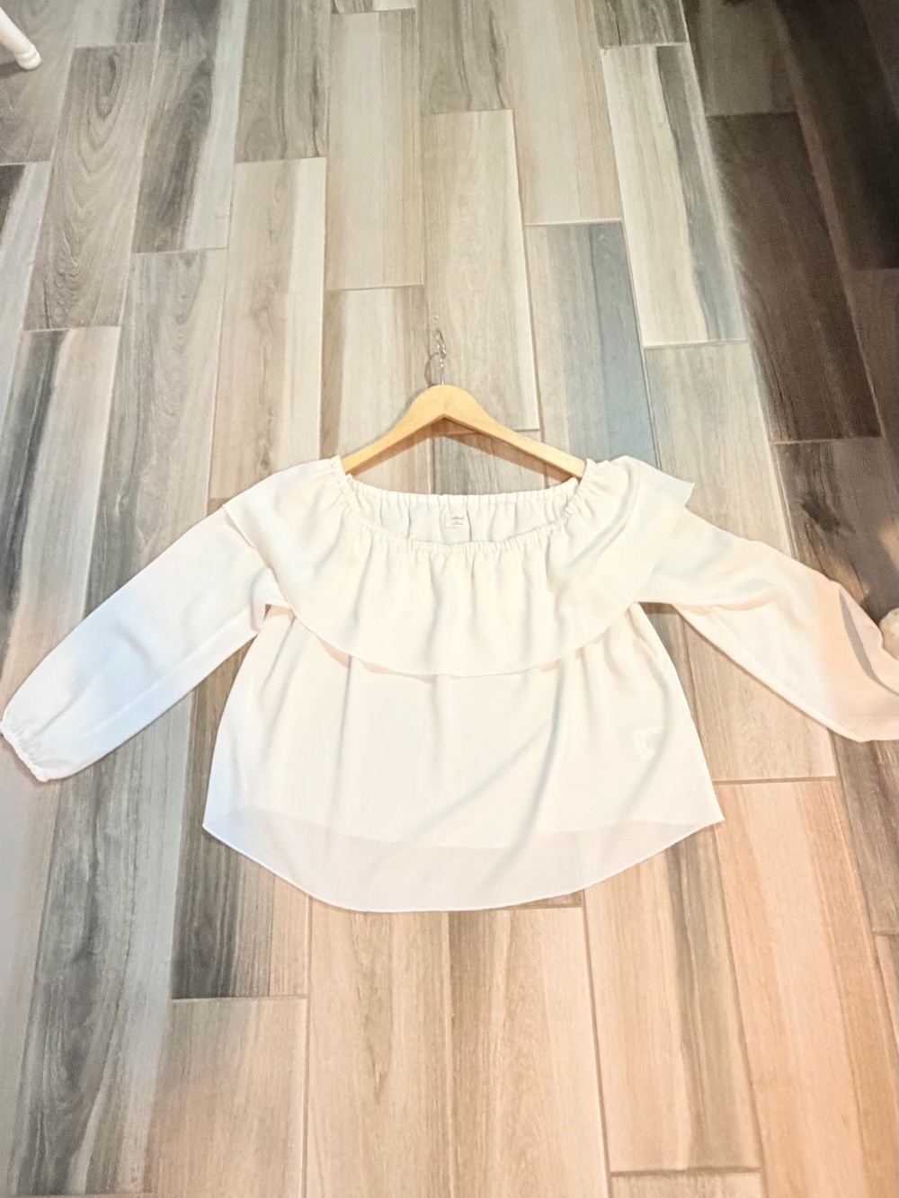 Wilfred Off-Shoulder White Ruffle Blouse - Picture 8 of 8